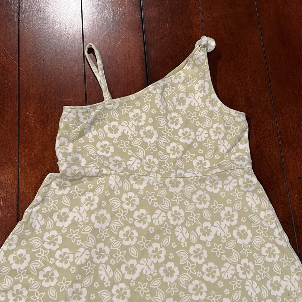 Gymboree Beach Shack Green Hibiscus Floral One Shoulder Dress size 9 small spots